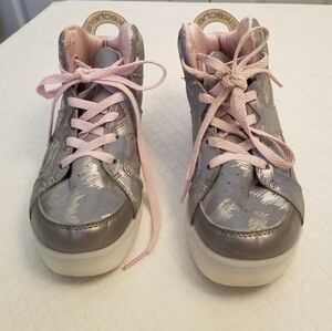 Skechers Sneakers Girls Size 4 Gray and Pink High Top Lace Up DOSEN'T LIGHTS